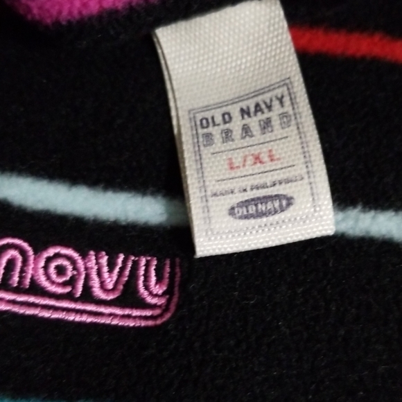 Old Navy Hat and Scarf set - Picture 3 of 11